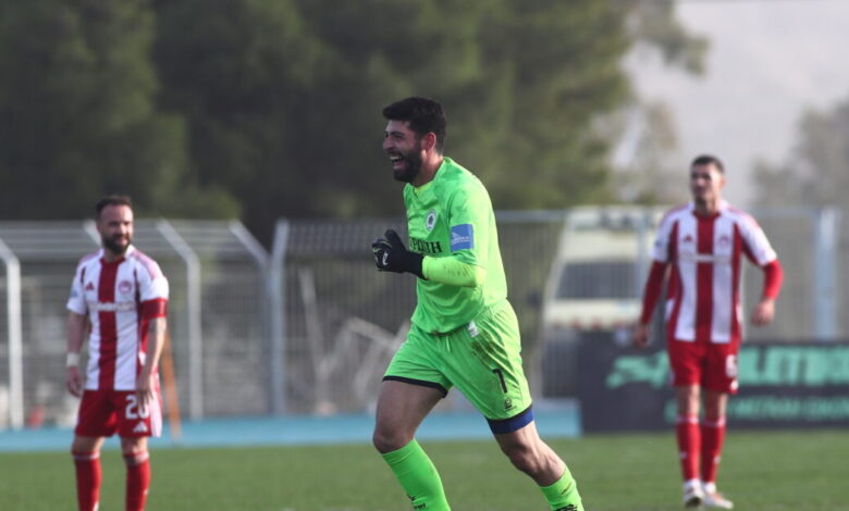 Ο-τερματοφύλακας-Θεοδωράκης-έβαλε-buzzer-beater-γκολ-και-διαμόρφωσε-το-1-1-στο-Μαρκό-–-Ολυμπιακός-Β’