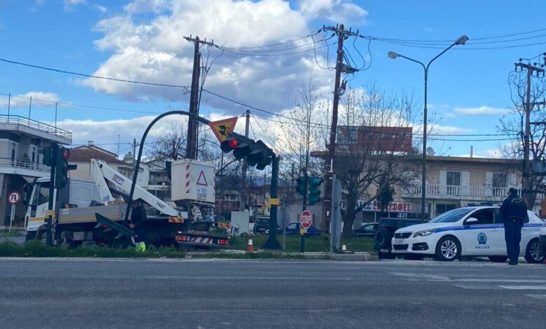 Έπεσε-φανάρι-από-τον-αέρα-στον-Άγιο-Νεκτάριο-Τρικάλων