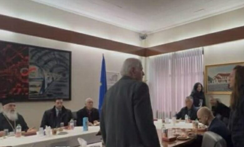 Μνημόσυνο-για-τα-Τέμπη:-Οργή-συγγενών-των-θυμάτων-για-την-παρουσία-Κυρανάκη-–-«Δεν-μπορώ-να-βρω-ηρεμία-ούτε-στο-σπίτι-του-Θεού»