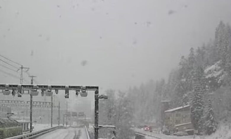 Εκτροχιάστηκε-τρένο-στην-Ελβετία-λόγω-χιονοστιβάδας,-πληροφορίες-για-τραυματίες