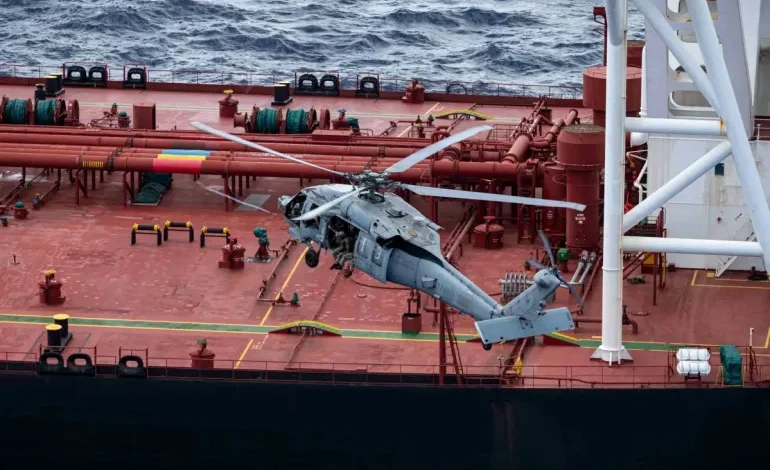 Οι-ΗΠΑ-κατέλαβαν-δεξαμενόπλοιο-που-διέφυγε-από-τον-αποκλεισμό-της-Βενεζουέλας