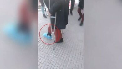 Νηπιαγωγός-μηνύει-το-δημόσιο:-Την-υποχρέωσαν-να-γυρίσει-στο-σχολείο-με-σπασμένο-πόδι-μετά-από-ατύχημα-που-είχε-εν-ώρα-εργασίας