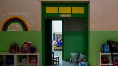 Νηπιαγωγός-μηνύει-το-δημόσιο:-Την-υποχρέωσαν-να-γυρίσει-στο-σχολείο-με-σπασμένο-πόδι-μετά-από-ατύχημα-που-είχε-εν-ώρα-εργασίας