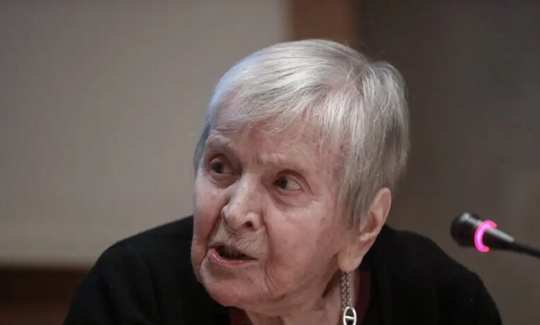 Ελένη-Γλύκατζη-Αρβελέρ:-Η-ΕΠΟΝ,-ο-Χατζηδάκις,-το-Παρίσι,-ο-Μάης-του-’68,-ο-Μιτεράν-και-ο-Καραμανλής