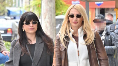 Η-Κωνσταντίνα-Σπυροπούλου-σε-σπάνια-εμφάνιση-με-τη-μικρότερη-αδελφή-της,-Κατερίνα:-Δείτε-φωτογραφίες