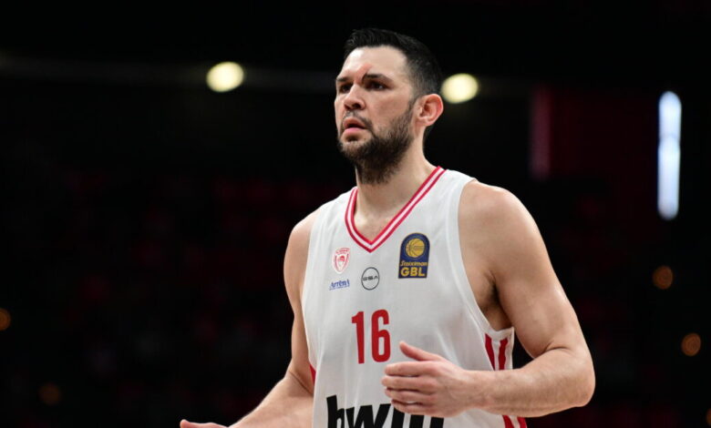 Παπανικολάου:-«Ο-πατέρας-μου-οδηγούσε-επτά-ώρες-και-κοιμόταν-στο-αμάξι-μέχρι-να-τελειώσει-ο-αγώνας-και-να-γυρίσουμε-σπίτι»