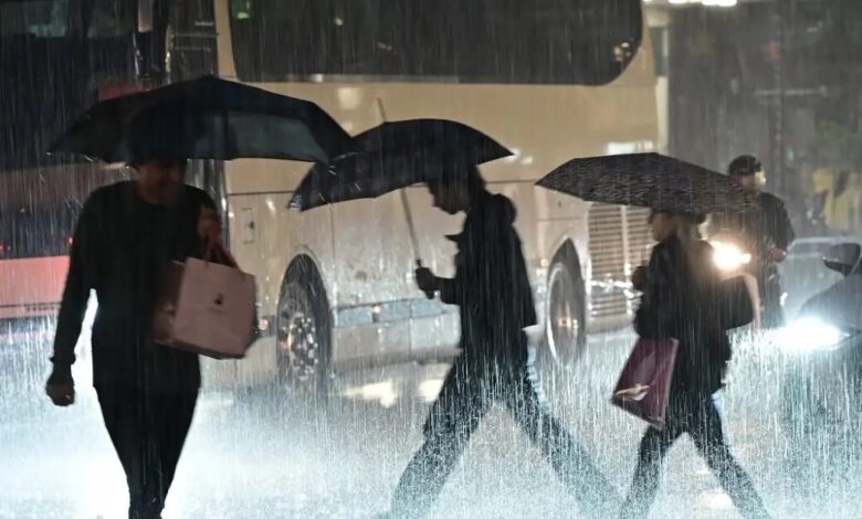 Ξεκινά-η-24ωρη-κακοκαιρία-με-ισχυρές-καταιγίδες-και-θυελλώδεις-ανέμους-–-Οι-περιοχές-που-βρίσκονται-στο-«κόκκινο»