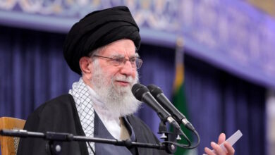 Ιράν:-Ο-Αλί-Χαμενεΐ-απειλεί-ότι-το-αμερικανικό-αεροπλανοφόρο-uss-abraham-lincoln-μπορεί-να-βυθιστεί