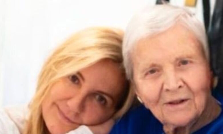 Ελένη-Γλύκατζη-Αρβελέρ:-Η-Μαρέβα-Γκραμπόφσκι-Μητσοτάκη-αποχαιρετά-την-κορυφαία-ιστορικό-με-μια-κοινή-τους-φωτογραφία,-«θα-μου-λείψεις-τόσο-πολύ»