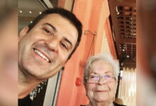 Παναγιώτης-Στάθης:-Η-συγκινητική-ανάρτηση-για-τον-θάνατο-της-μητέρας-του-–-«Χαιρετισμούς-στο-μπαμπά-και-τον-Μανόλη»