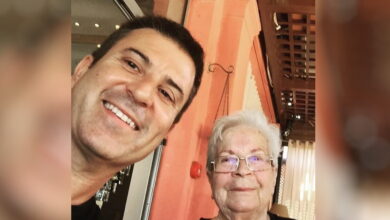 Παναγιώτης-Στάθης:-Η-συγκινητική-ανάρτηση-για-τον-θάνατο-της-μητέρας-του-–-«Χαιρετισμούς-στο-μπαμπά-και-τον-Μανόλη»