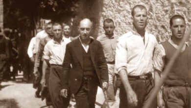 Φωτογραφίες-με-τους-200-της-Καισαριανής:-«Είμαστε-περήφανοι,-δεν-λύγισαν,-δεν-λιγοψύχησαν»-δηλώνουν-στο-newsit.gr-συγγενείς-των-εκτελεσθέντων