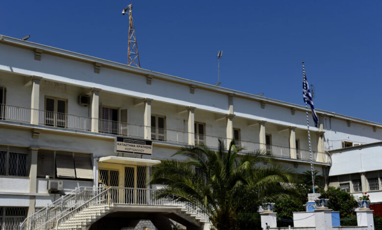 Έφοδος-του-ελληνικού-fbi-στις-φυλακές-Κορυδαλλού:-Βρέθηκαν-αυτοσχέδια-μαχαίρια