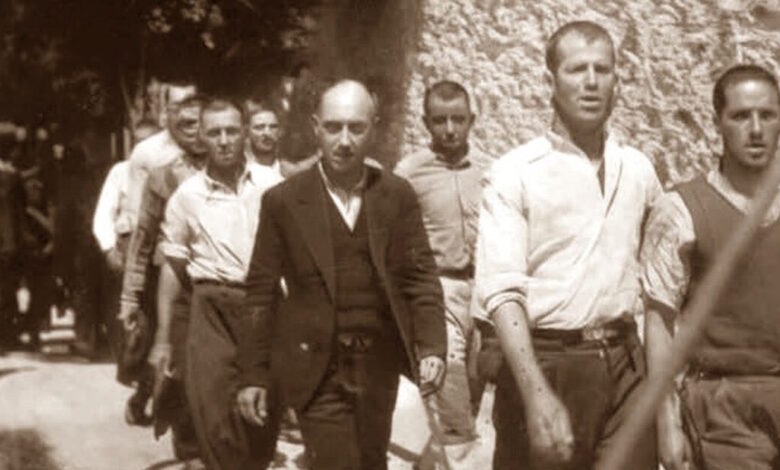 Νικήτας-Κακλαμάνης-για-φωτογραφίες-των-200-της-Καισαριανής:-Υπάρχει-ολόκληρο-άλμπουμ,-όχι-μόνο-αυτές-που-είδαμε