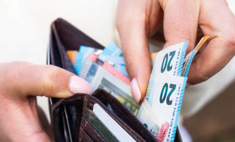 Συντάξεις-και-αναδρομικά:-Κλείνει-εκκρεμότητες-ο-e-ΕΦΚΑ-και-πληρώνει-50.000-δικαιούχους