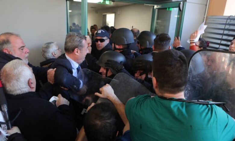 Κωνσταντία-Δημογλίδου-για-τα-επεισόδια-στο-Γενικό-Κρατικό-Νίκαιας:-Κάποιοι-ήθελαν-να-δουν-εικόνες-να-ανοίγουν-το-κεφάλι-του-υπουργού,-τραυματίστηκαν-αστυνομικοί