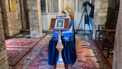 Κηδεία-Ελένη-Γλύκατζη-–-Αρβελέρ:-Σε-λαϊκό-προσκύνημα-η-σορός-της