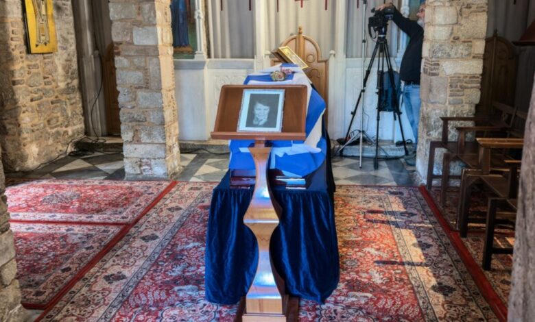 Κηδεία-Ελένη-Γλύκατζη-–-Αρβελέρ:-Σε-λαϊκό-προσκύνημα-η-σορός-της