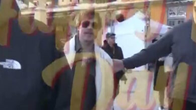 Μπραντ-Πιτ:-Τα-πρώτα-πλάνα-του-από-την-Ύδρα-–-Ξεκίνησαν-τα-γυρίσματα-της-ταινίας-του