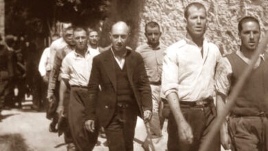 Αυθεντικές-οι-262-φωτογραφίες-από-την-εκτέλεση-των-200-στην-Καισαριανή-–-Τις-αγοράζει-όλες-το-υπουργείο-Πολιτισμού