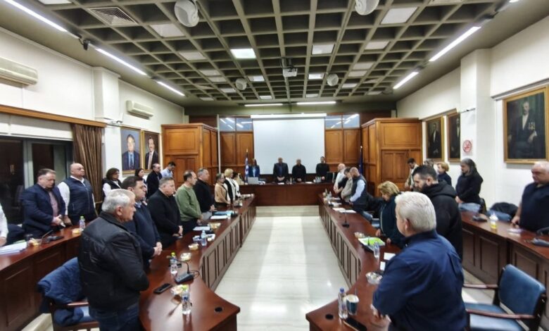 Το-Δημοτικό-Συμβούλιο-τίμησε-τους-νεκρούς-της-Βιολάντα