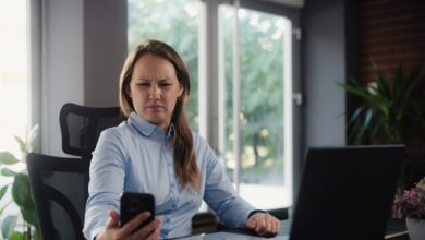 Πρεσβυωπία-και-καινοτόμες-θεραπείες:-laser-και-αναστρέψιμες-λύσεις-–-Τι-αλλάζει-στην-όραση-μετά-τα-40