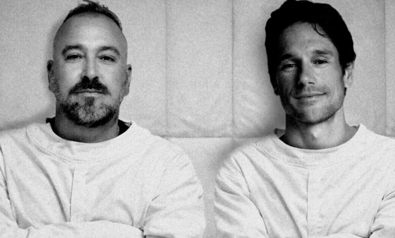 Ο-Γιώργος-Αλκαίος-και-ο-Πάνος-Βλάχος-κυκλοφόρησαν-ένα-τραγούδι-με-τίτλο-«Δεν-με-βολεύει»