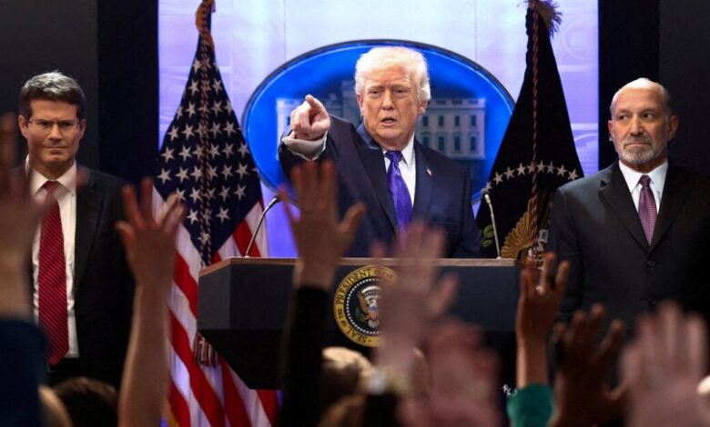 Τα-«γαλλικά»-του-Τραμπ-όταν-έμαθε-την-απόφαση-για-τους-δασμούς:-«Αυτά-τα-γαμ….α-τα-δικαστήρια»