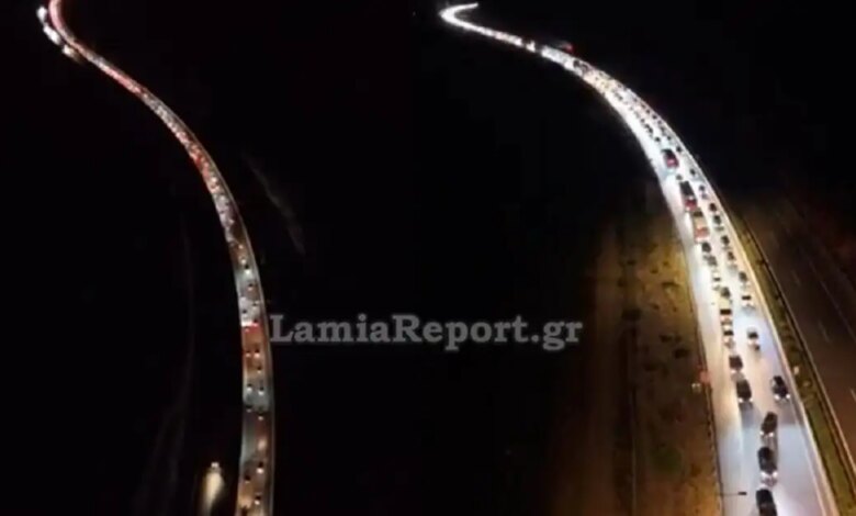 Ουρές-χιλιομέτρων-και-ταλαιπωρία-στην-Αθηνών-–-Λαμίας:-Εικόνες-από-ψηλά