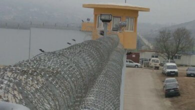 Φυλακές-Δομοκού:-Το-«τυφλό-σημείο»-της-δολοφονίας-του-ισοβίτη,-τα-κενά-και-οι-αντιφάσεις-πίσω-από-τις-καταθέσεις-του-ισοβίτη-και-του-αρχιφύλακα