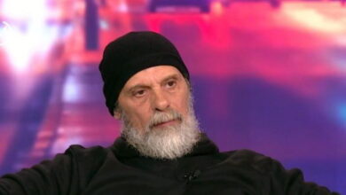 Τζώνυ-Θεοδωρίδης:-«Ο-Δαλιανίδης-μου-είχε-πει-ότι-αν-έβγαινα-με-το-κανονικό-μου-όνομα,-θα-με-έλεγαν-ψωνάρα»