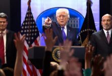 Ο-Ντόναλντ-Τραμπ-ανεβάζει-στο-15%-τον-παγκόσμιο-δασμό-στα-εισαγόμενα-προϊόντα