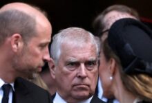 Βρετανία:-Μετά-τη-σύλληψη-του-Άντριου,-πιέσεις-για-έξοδό-του-από-τη-γραμμή-διαδοχής-–-Πολύπλοκη-η-συνταγματική-διαδικασία