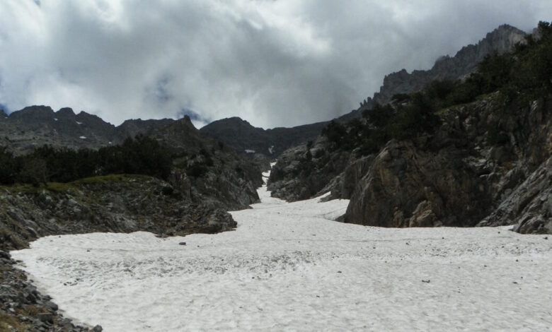 Ευρυτανία:-Αγνοείται-ορειβάτης-στο-Βελούχι,-επιχείρηση-διάσωσης-μέσα-στα-χιόνια-και-στο-σκοτάδι