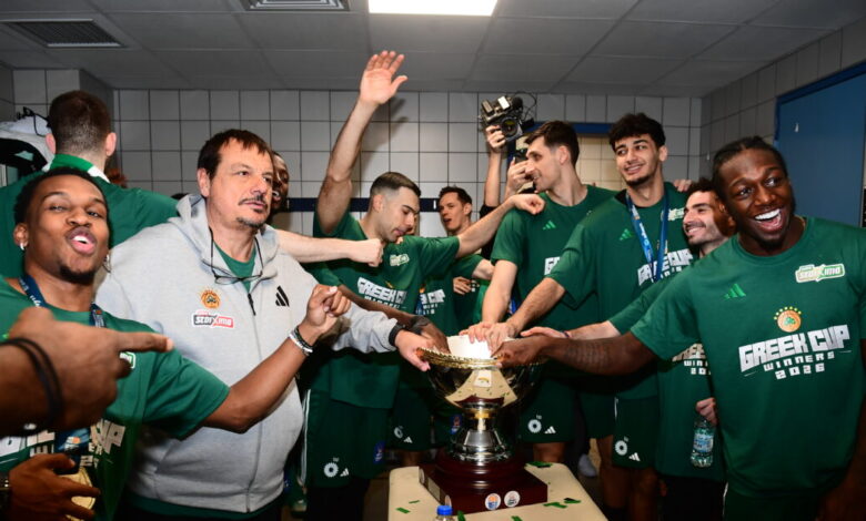 Παναθηναϊκός:-Τα-συγχαρητήρια-του-Αταμάν-στους-παίκτες-και-οι-πανηγυρισμοί-στα-αποδυτήρια,-μετά-την-κατάκτηση-του-Κυπέλλου