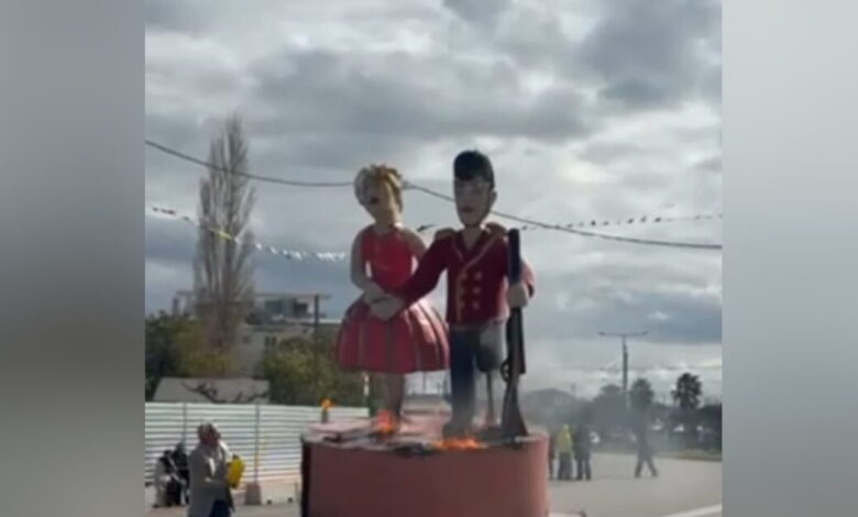 Γλυφάδα:-Ο-βασιλιάς-καρνάβαλος-δεν-καιγόταν-με-τίποτα-–-Προσπαθούσαν-πάνω-από-μια-ώρα-να-του-βάλουν-φωτιά