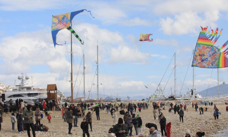 Καιρός-σήμερα:-Καθαρά-Δευτέρα-με-βροχές-σε-Κρήτη-και-Κυκλάδες-με-7-μποφόρ-και-άνοδο-θερμοκρασίας