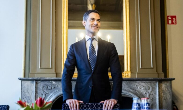 Ρομπ-Γέτεν:-Ορκίστηκε-ο-νεότερος-και-ανοιχτά-ομοφυλόφιλος-πρωθυπουργός-της-Ολλανδίας