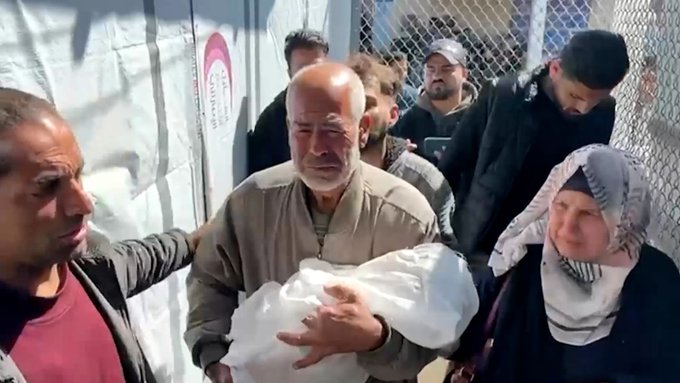 Γάζα:-Άρρωστο-βρέφος-πεθαίνει-μετά-από-αποκλεισμό-της-εξόδου-για-θεραπεία-από-το-Ισραήλ