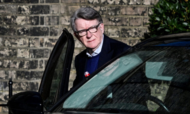 Ελεύθερος-με-εγγύηση-ο-πρώην-πρέσβης-της-Βρετανίας-στις-ΗΠΑ-–-Κατηγορείται-ότι-έδινε-κυβερνητικές-πληροφορίες-στον-Έπσταϊν