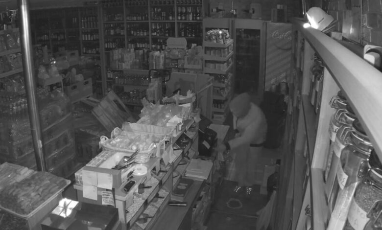 Θεσσαλονίκη:-Διαρρήκτες-εισέβαλαν-σε-κάβα-–-Ένας-εντοπίστηκε-σφηνωμένος-στο-φρεάτιο-του-ασανσέρ