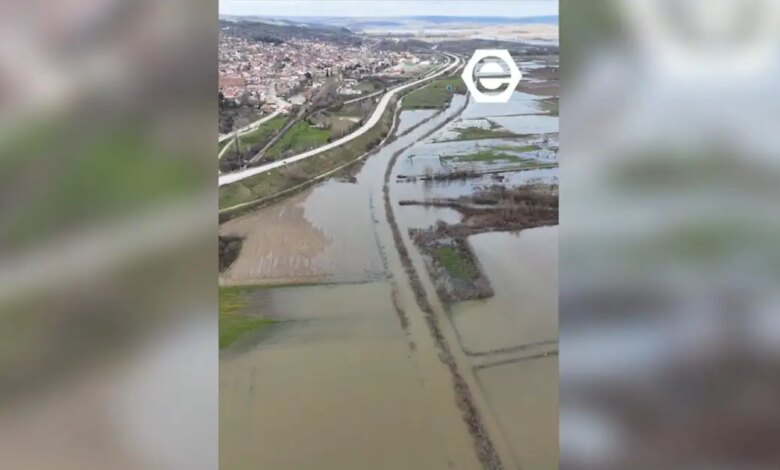 Έβρος:-Σε-«red-code»-από-τις-πλημμύρες-–-Καλύφθηκαν-150.000-στρέμματα-γης,-κρίσιμες-οι-επόμενες-36-ώρες