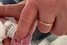 Ο-Θανάσης-Τσαλταμπάσης-έγινε-πατέρας-για-δεύτερη-φορά-–-Η-Αγοραστή-Αρβανίτη-έφερε-στον-κόσμο-τον-γιο-τους