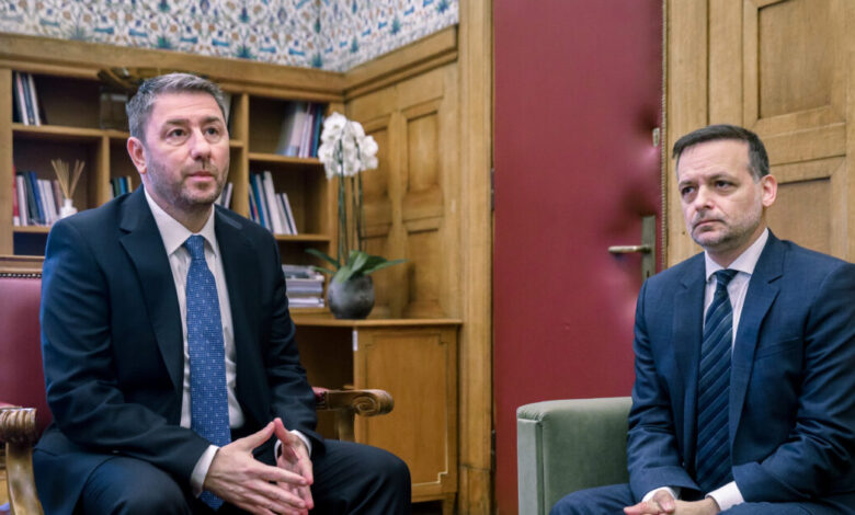 ΠΑΣΟΚ:-Συνέδριο-με-«αγκάθια»-–-Η-ρήτρα-μη-συνεργασίας-με-τη-ΝΔ,-το-δημοψήφισμα-και-οι-εσωκομματικές-ισορροπίες