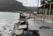 Κως:-Σε-κατάσταση-έκτακτης-ανάγκης-η-Καρδάμαινα-από-την-κακοκαιρία-–-Ανυπολόγιστες-ζημιές-στο-παραλιακό-μέτωπο