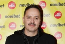 Αλέξανδρος-Τσουβέλας:-«Ό,τι-κι-αν-σατιρίζεις-τώρα,-θέλει-μια-προσοχή-με-το-correct»»