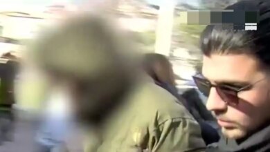 Αίγιο:-Προφυλακιστέος-ο-46χρονος-που-πυροβόλησε-15χρονους-επειδή-τον-ενοχλούσε-το-γέλιο-τους-–-Νέα-στοιχεία-για-δεύτερο-όπλο