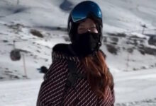 Η-Σίσσυ-Χρηστίδου-χαλαρώνει-με-τους-γιους-της-στην-Αράχωβα-–-Δημοσίευσε-βίντεο-που-κάνει-σκι-στον-Παρνασσό