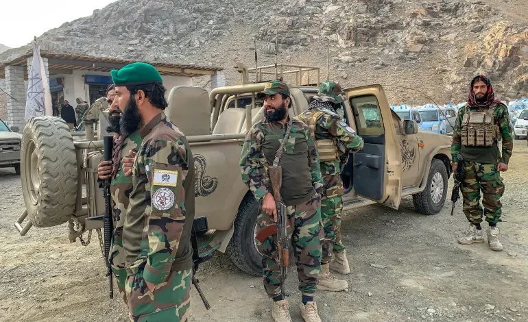 Πακιστάν-Αφγανιστάν:-Αεροπορικές-επιδρομές-και-εκατέρωθεν-απώλειες-–-«Ανοιχτός-πόλεμος»-στα-σύνορα