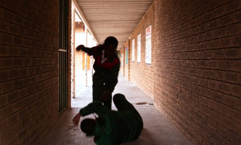 Βόλος:-Δύο-αδέρφια-χτύπησαν-και-εκβίαζαν-15χρονο-για-ένα-«like»-σε-φωτογραφία-μίας-κοπέλας